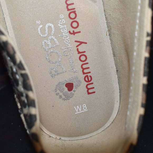 Bob's Leopard Flats Sz. 8 - Picture 3 of 4